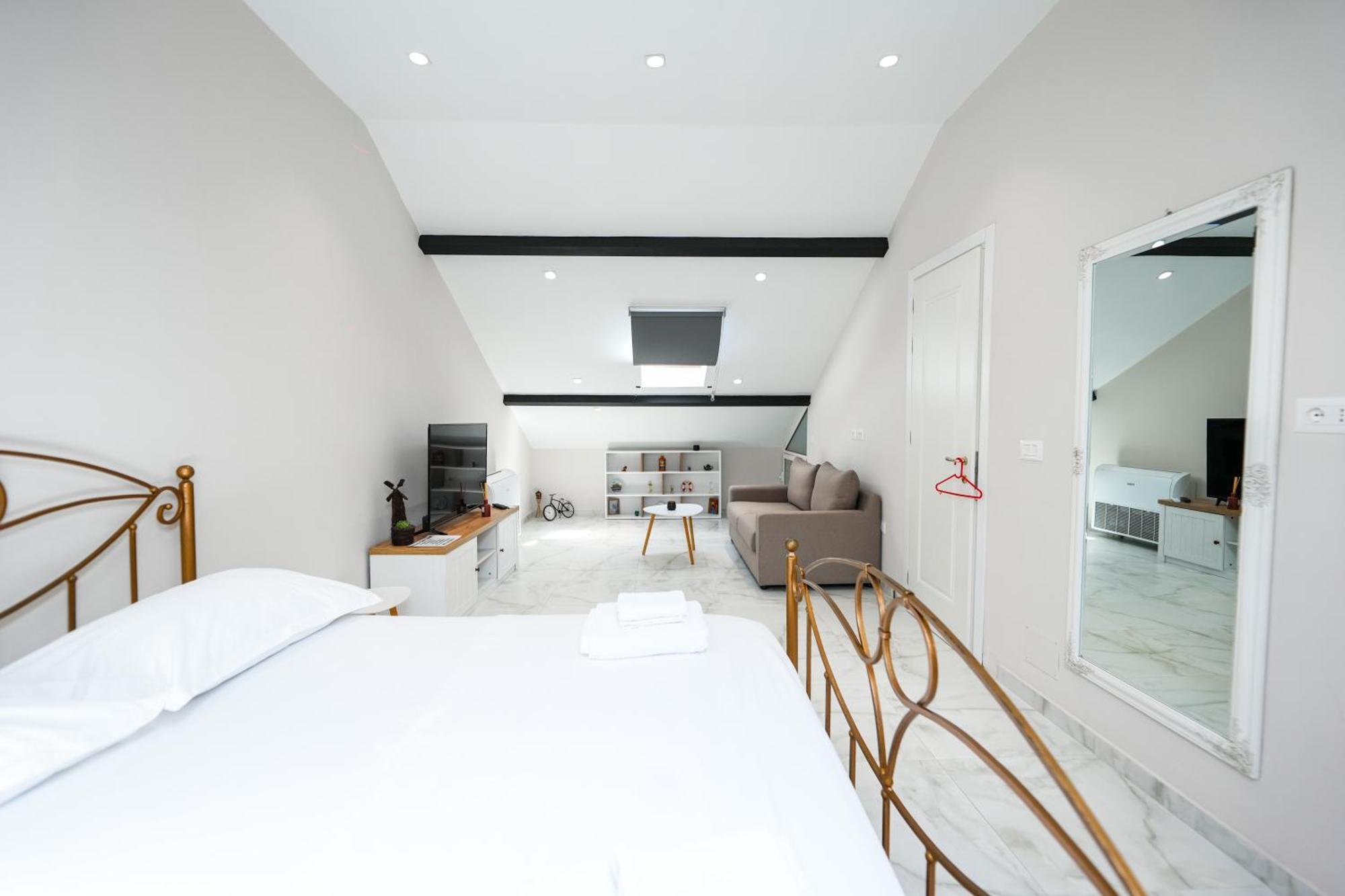 City Center Hideout - Studio Apartment Tirana Exterior photo